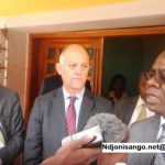 Le ministre des finances Henri-Marie Dondra avec l&rsquo;équipe du FMI@Eric Ngaba