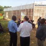 Bida Koyagbelé, chef du projet avec les visiteurs@Fiacre Salabé
