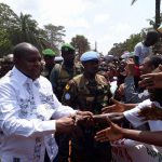 Le président Touadera salue la population de Berberati