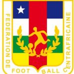 GEOFFREY-KONDOGBIA-ET-LE-LOGO-DE-LA-FEDERAITION-CENTRAFRICAINE-DE-FOOTBALL
