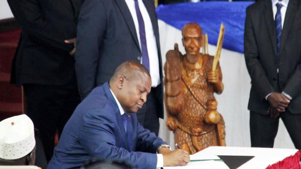 signature de l'accord de paix par le président centrafricain Faustin Archange Touadera