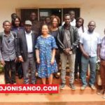 Les Blogueurs centrafricains et l&rsquo;équipe de Facebook au sortir d&rsquo;une réunion à Bangui