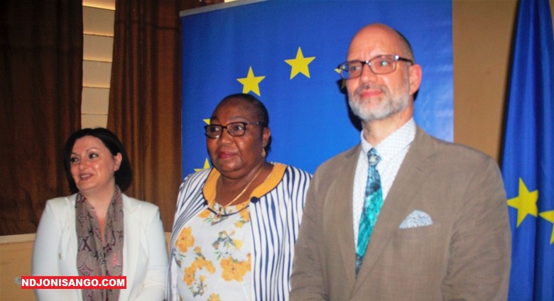 De gauche à droite l'Ambassadrice de l'UE en RCA, la Présidente de l'ANE et le Chef de bureau de ENABEL