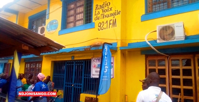 Le bâtiment abritant la radio voix de l'évangile@Fiacre Salabé