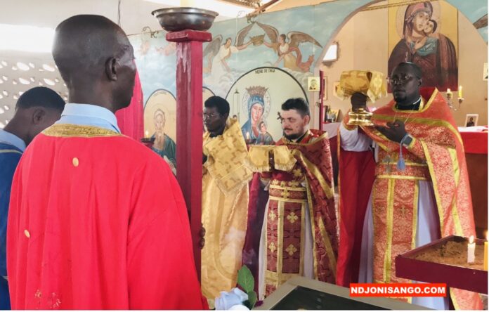 Liturgie de bénédiction à l'église orthodoxe Saint André
