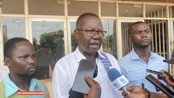 Le ministre conseiller, porte-parole de la présidence de la République centrafricaine, Albert Yaloké Mokpème et les cadres du Mouvement des jeunes panafricanismes @crédit photo Erick NGABA