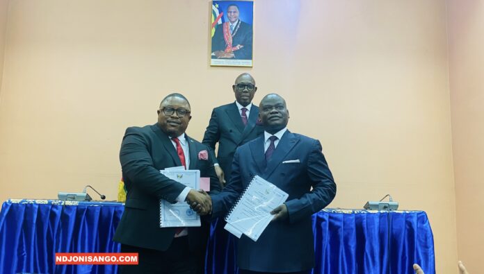 Signature d'une convention pour la construction d'un aéroport internationale en Centrafrique @crédit photo Erick Ngaba