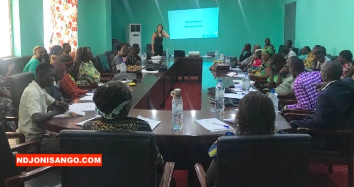 Formation des enseignants et parents d'élèves sur la protection de l'enfant
