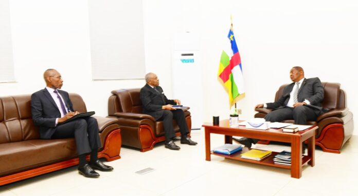Le Président Faustin Archange Touadera, président en exercice de la conférence des Chefs d'Etat de la CEMAC et le Président de la Commission de la CEMAC, Baltasar Engonga Edjo'o.