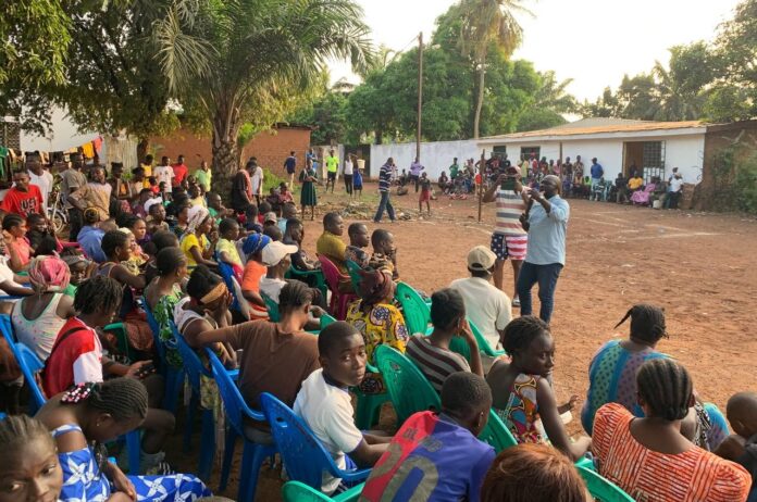 Soutien populaire au président Touadéra dans le quartier Kpetene à Bangui