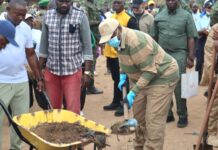 RCA: le président Touadéra au travail citoyen “Kwa ti Kodro” à l’école préfectorale de Bimbo 3