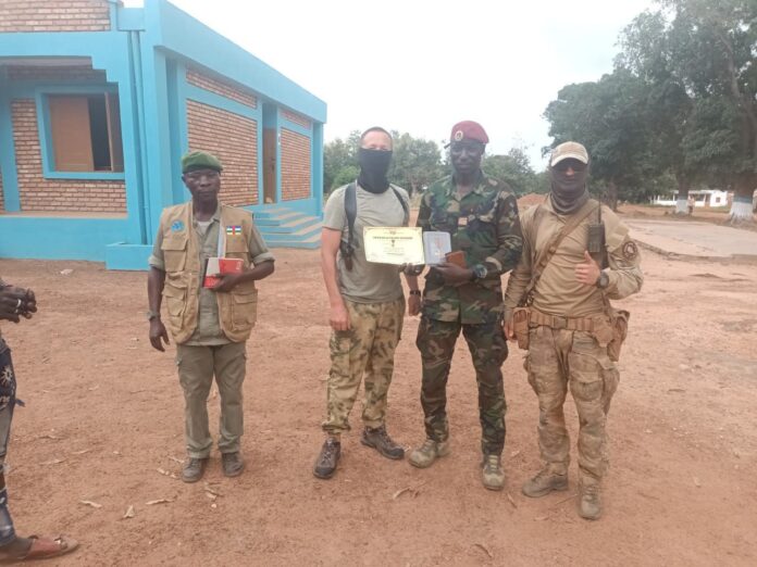 Des FACA et leurs alliés russes