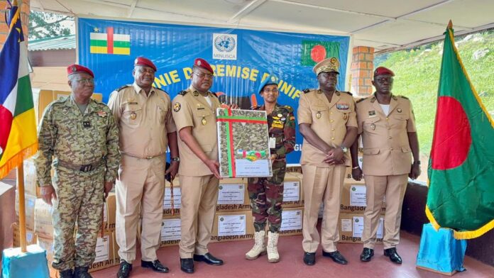 Dotation de tenues militaires aux FACA