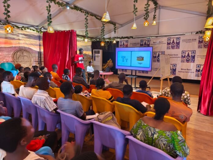 Enseignement de la langue russe à la maison russe de Bangui