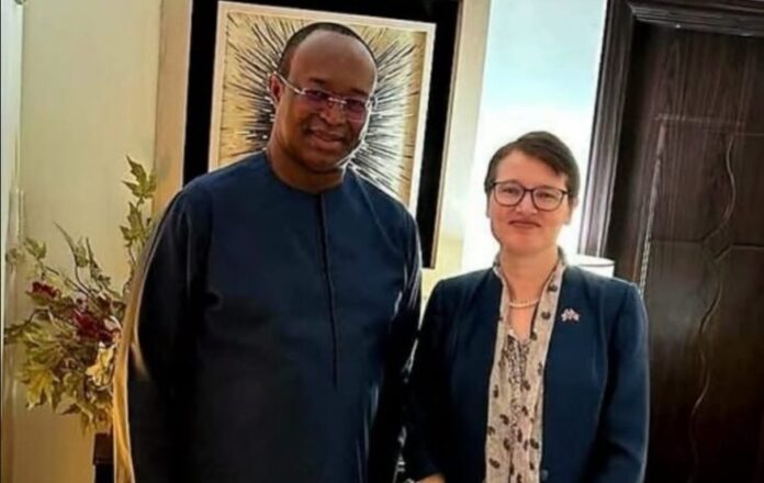 Anicet Georges Dologuelé et l'Ambassadrice britannique