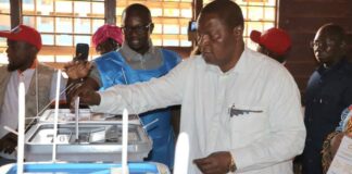 RCA: convocation du corps électoral pour le second tour des élections législatives Faustin Archange Touadéra durant le vote du 28 décembre 2025