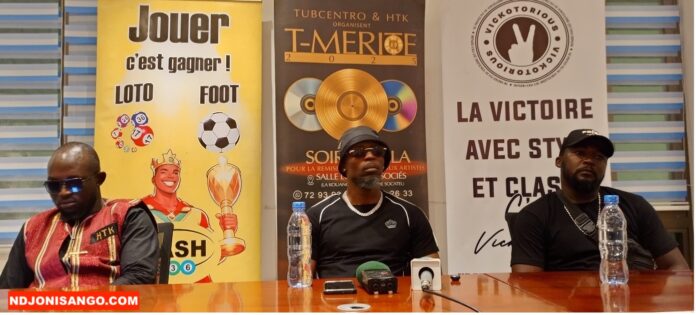 L'artiste ivoirien Serge Beynaud en conférence de presse avec HTK et Tubcentro @crédit photo Marly Palajpg