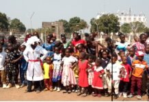 RCA: les russes apportent joie et espoir aux enfants en cette fin d’année