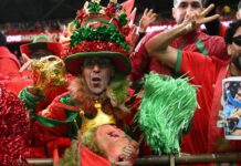 CAN Maroc 2025 : les supporters marocains rendent hommage à l’« homme-statue Lumumba »