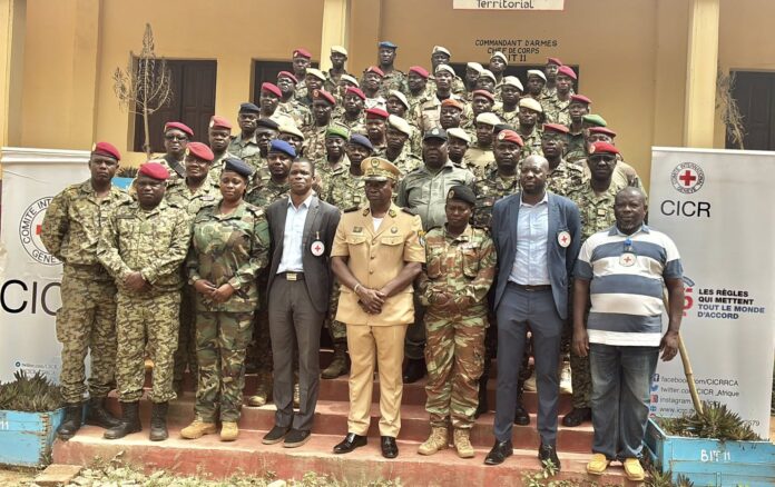Des officiers de l'armée centrafricaine en formation au Camp Kassaï à Bangui