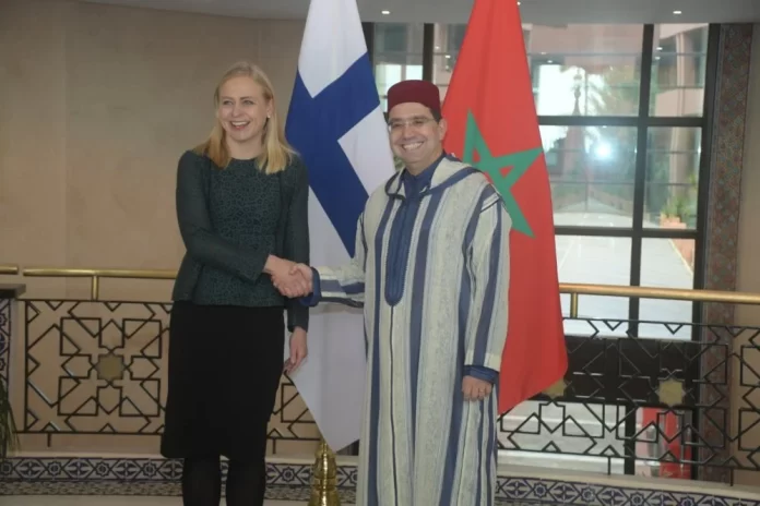 Le ministre marocain des affaires étrangères, Nasser Bourita, et son homologue finlandaise, Elina Valtonen
