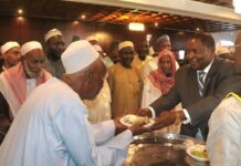 RCA: Touadéra en rupture de jeûne de ramadan avec les musulmans au palais Le président Touadéra en rupture de jeûne de ramadan avec la communauté musulmane de Centrafrique