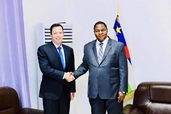 Mark Gordon et Faustin Archange Touadéra