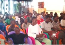 RCA : la jeunesse au cœur du festival de courts métrages russes à Bangui Des jeunes à la maison russe de Bangui @crédit photo Jolidon Tcheckoé