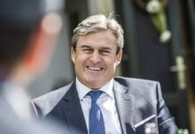 Le« bourreau du nigéria » à la conquête du pouvoir en Hongrie István lIstván