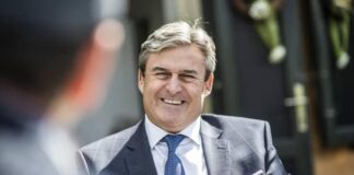 Le« bourreau du nigéria » à la conquête du pouvoir en Hongrie István lIstván