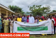 RCA: renforcement des capacités des mères gardiennes à l’école Ghust School de PK 10 formation des mères gardiennes à l’école Ghust School de PK 10 @crédit photo Alfred Yemetchipa