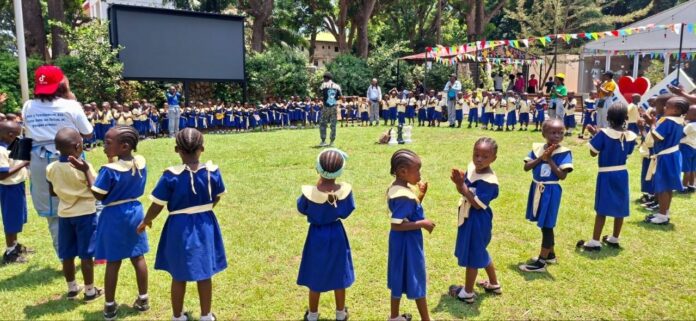 Des enfants á la maison russe de Bangui