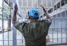 RCA: soupçons de laxisme à la prison de Camp de Roux sur des téléphones des détenus rebelles