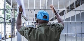 RCA: soupçons de laxisme à la prison de Camp de Roux sur des téléphones des détenus rebelles