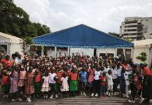 RCA: des enfants de l’ECODIM de l’Église Apostolique de Brazza découvrent la Maison Russe de Bangui Des enfants de l'école du dimanche à la maison russe de Bangui