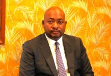 RCA: Hervé Ndoba annonce l’installation de mâts de drapeau dans toutes les entités du ministère des finances Hervé Ndoba, ministre centrafricain des finances et du budget