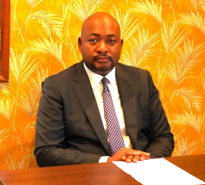 Hervé Ndoba, ministre centrafricain des finances et du budget Hervé Ndoba, ministre centrafricain des finances et du budget