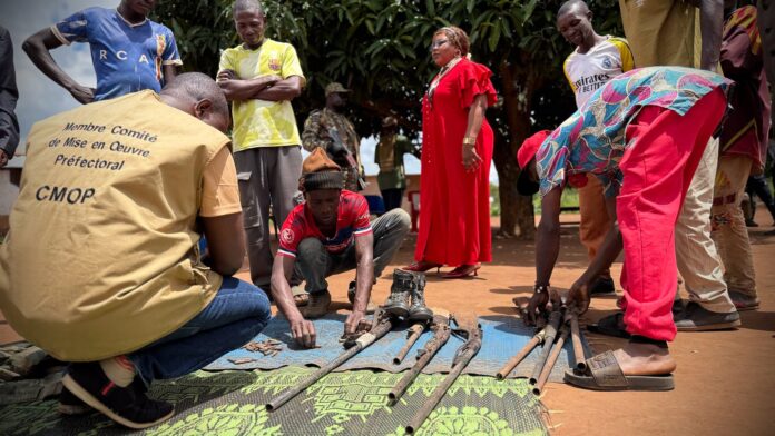 Désarmement volontaire des civils vers la ville de Bouar Désarmement volontaire des civils vers la ville de Bouar
