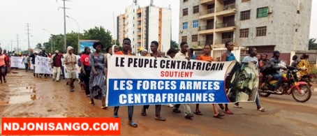 Marche de la population en soutien aux FACA Marche de la population en soutien aux FACA