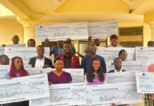 RCA: des jeunes entrepreneurs bénéficient d’un financement pour concrétiser leurs projets Des jeunes entrepreneurs bénéficiaires d'un financement pour leurs projets.