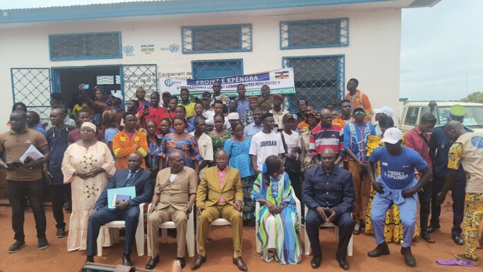 Remise des kits aux ex-combattants dans le cadre du DDR Remise des kits aux ex-combattants dans le cadre du DDR en Centrafrique