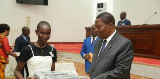 RCA: les majors du baccalauréat 2026 récompensés Récompense des majors du baccalauréat 2026 par le président Touadéra
