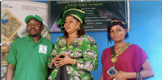 RCA: l’OVPFA veut mettre en lumière les richesses culturelles des Aka a l’occasion de la Journée internationale des peuples autochtones Les membres du bureau de l'Organisation Vision Positive pour les Femmes en Afrique (OVPFA) @crédit photo Marly Pala