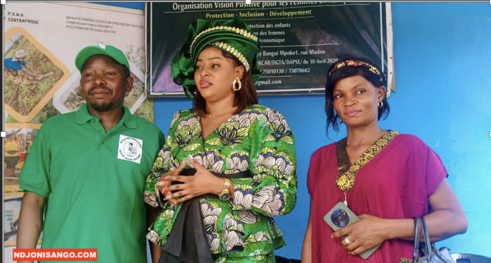 Les membres du bureau de l'Organisation Vision Positive pour les Femmes en Afrique (OVPFA) @crédit photo Marly Pala Les membres du bureau de l'Organisation Vision Positive pour les Femmes en Afrique (OVPFA) @crédit photo Marly Pala