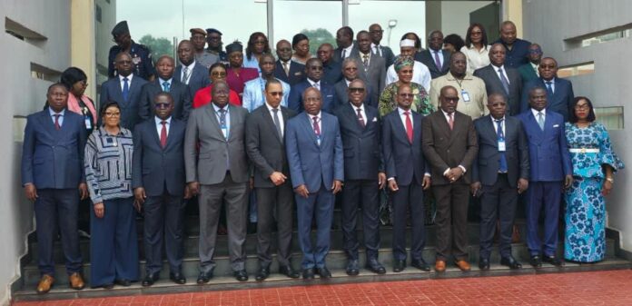 Le gouvernement Moloua 3 au séminaire gouvernemental sur le budget programme Le gouvernement Moloua 3 au séminaire gouvernemental sur le budget programme