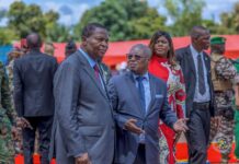 RCA: le président Touadéra appelle à la mobilisation pour la lutte contre le choléra Le Président Faustin Archange Touadera avec le ministre de la santé publique Pierre Somsé