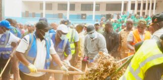 RCA: le président Touadéra mobilise autour de l’opération «Kwa Ti Kodro» au lycée Boganda Le président Faustin Archange Touadéra dans l'opération Kwa ti Kodro au lycée