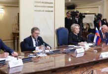 Russie: Simplice Mathieu Sarandji échange avec Valentina Matvienko à Moscou Le Président de l’Assemblée nationale centrafricaine, Pr Simplice Mathieu Sarandji, avec Valentina Matvienko, Présidente du Conseil de la Fédération de Russie