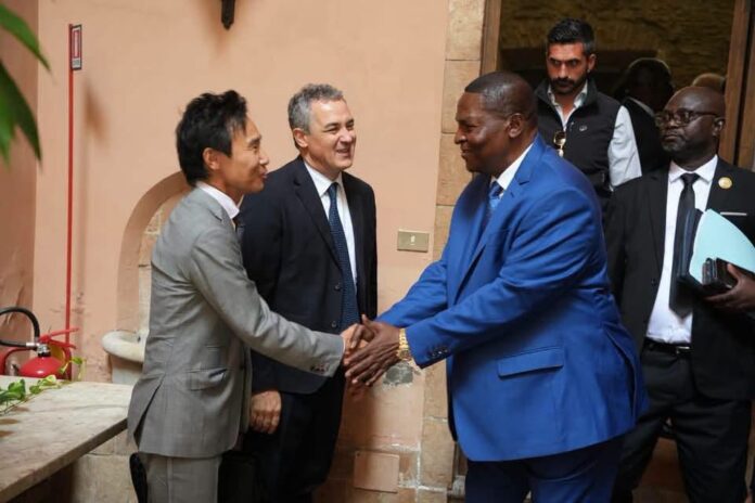 Touadera avec les représentants de PAM et FAO Touadera avec les représentants de PAM et FAO
