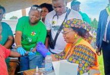 RCA: plus de 3 000 enfants et vieillards bénéficient de soins gratuits de la 6ᵉ édition de la clinique mobile Soins gratuits de la clinique mobile initiée par la Fondation Tina Touadéra